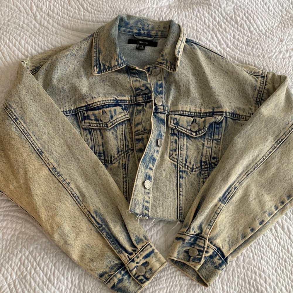 Acid wash cropped denim jacket